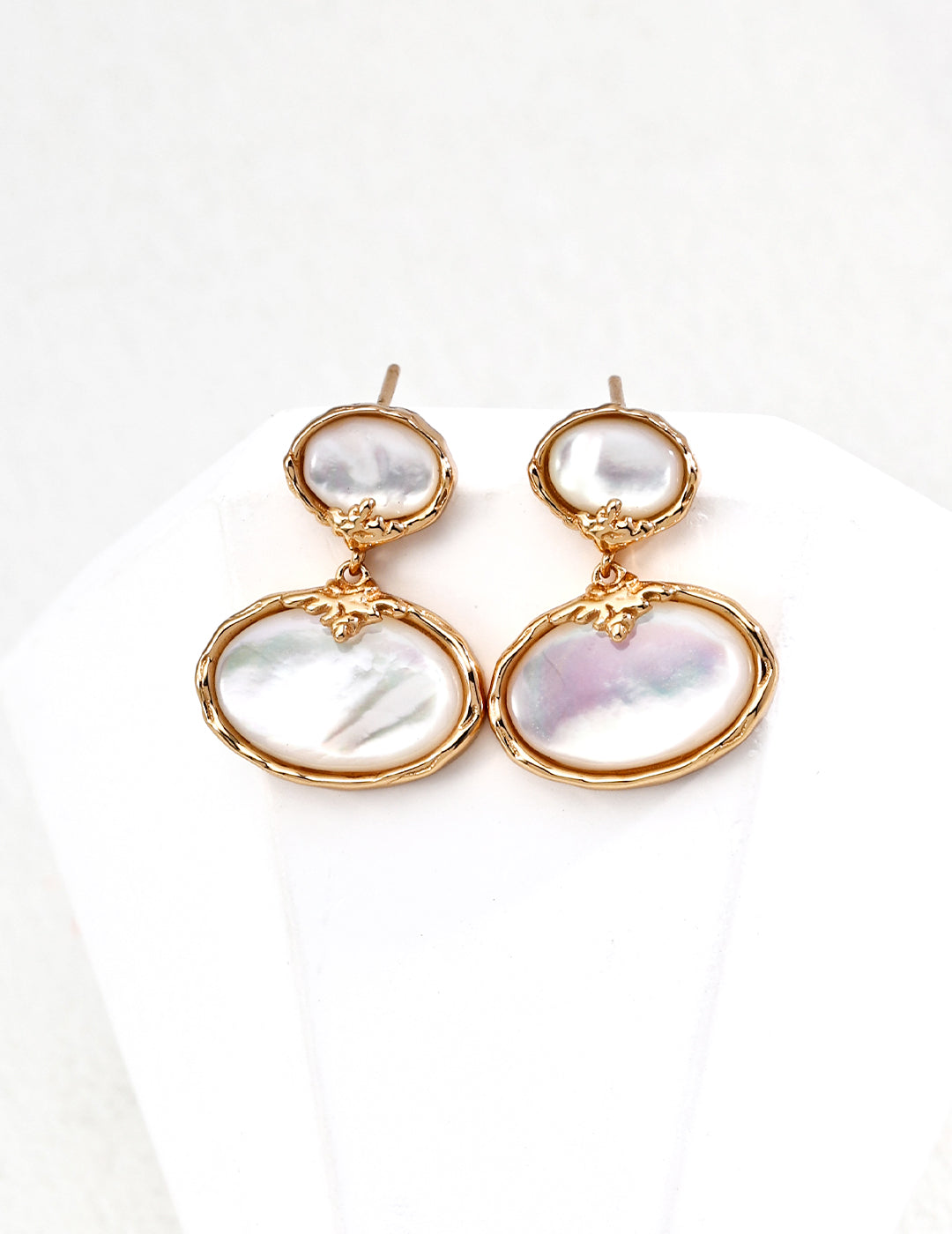 Vintage Mother of Pearl Earrings E01317